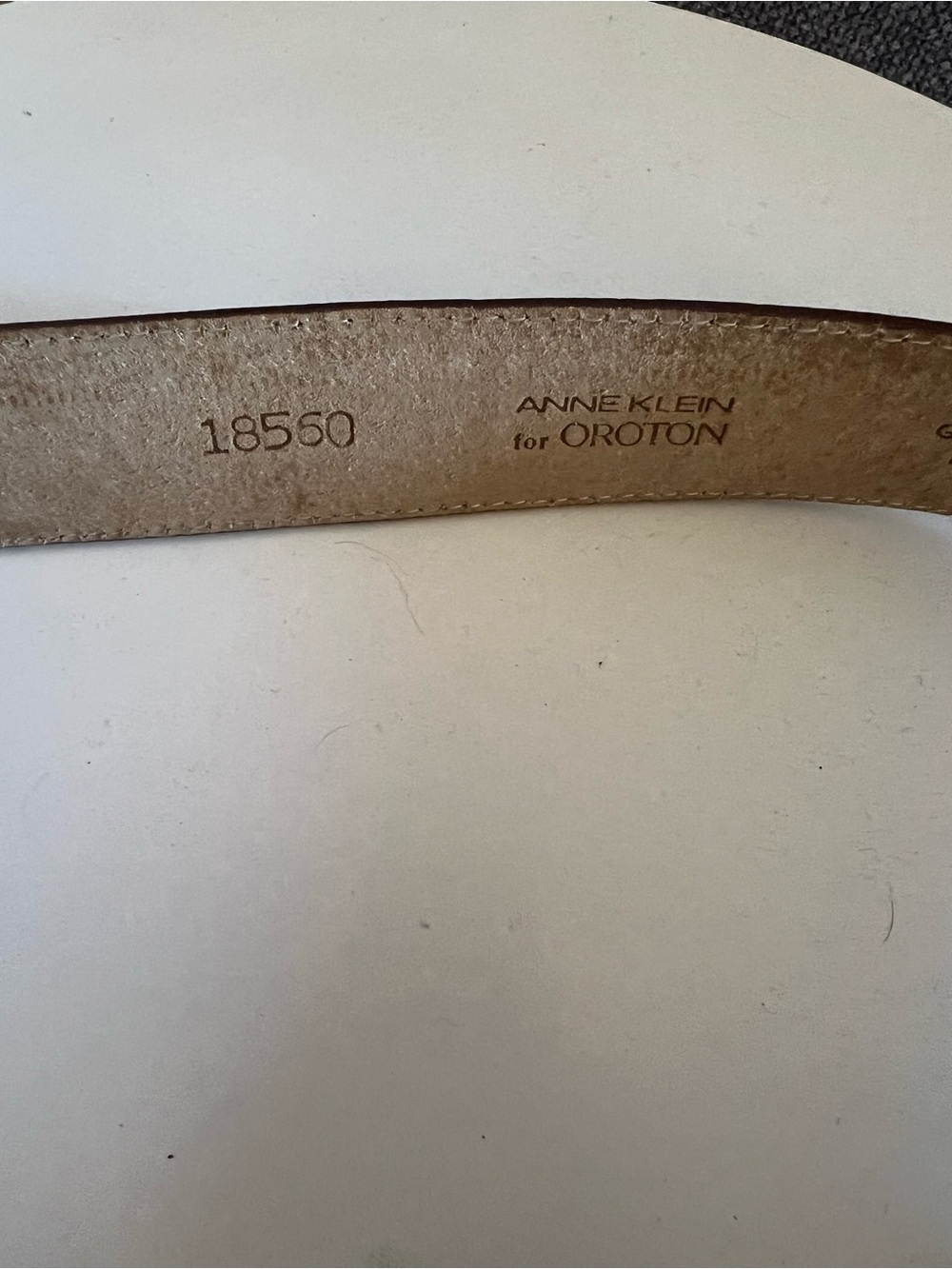 Vintage Anne Klein Tan Leather Belt with Subtle Stitching - Picture 3 of 5